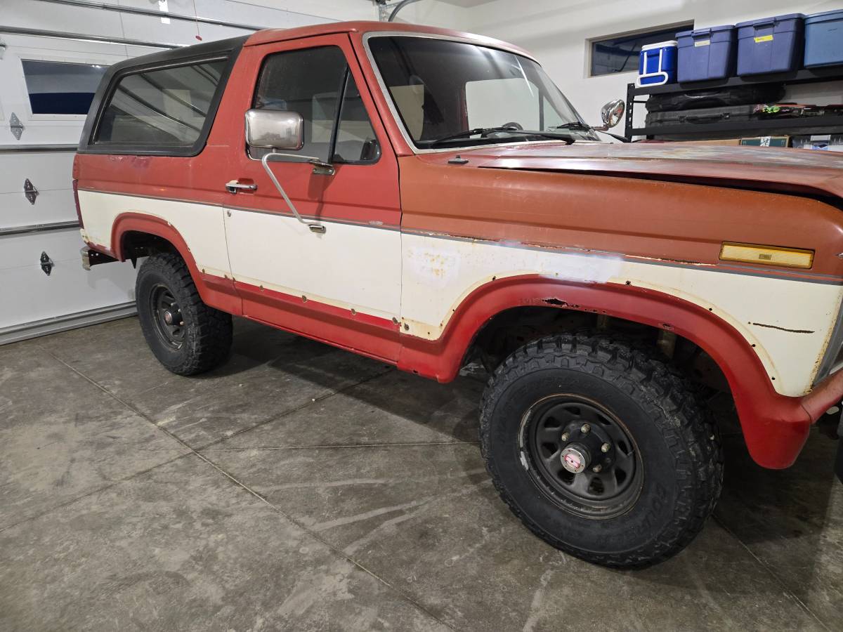 Ford-bronco-1985-red-5