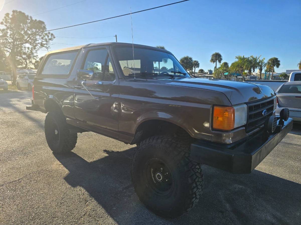 Ford-bronco-1987-brown-22