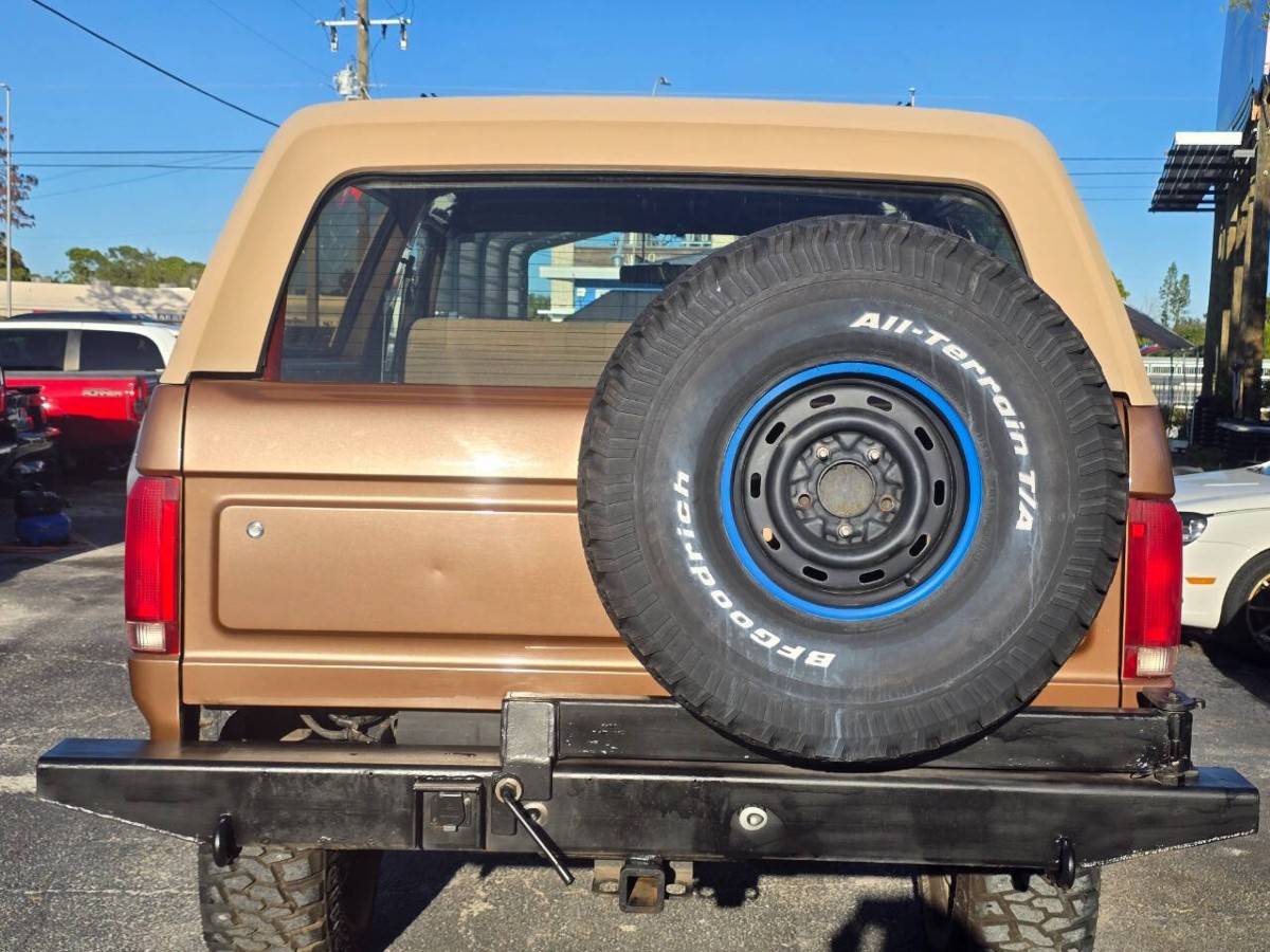 Ford-bronco-1987-brown-5