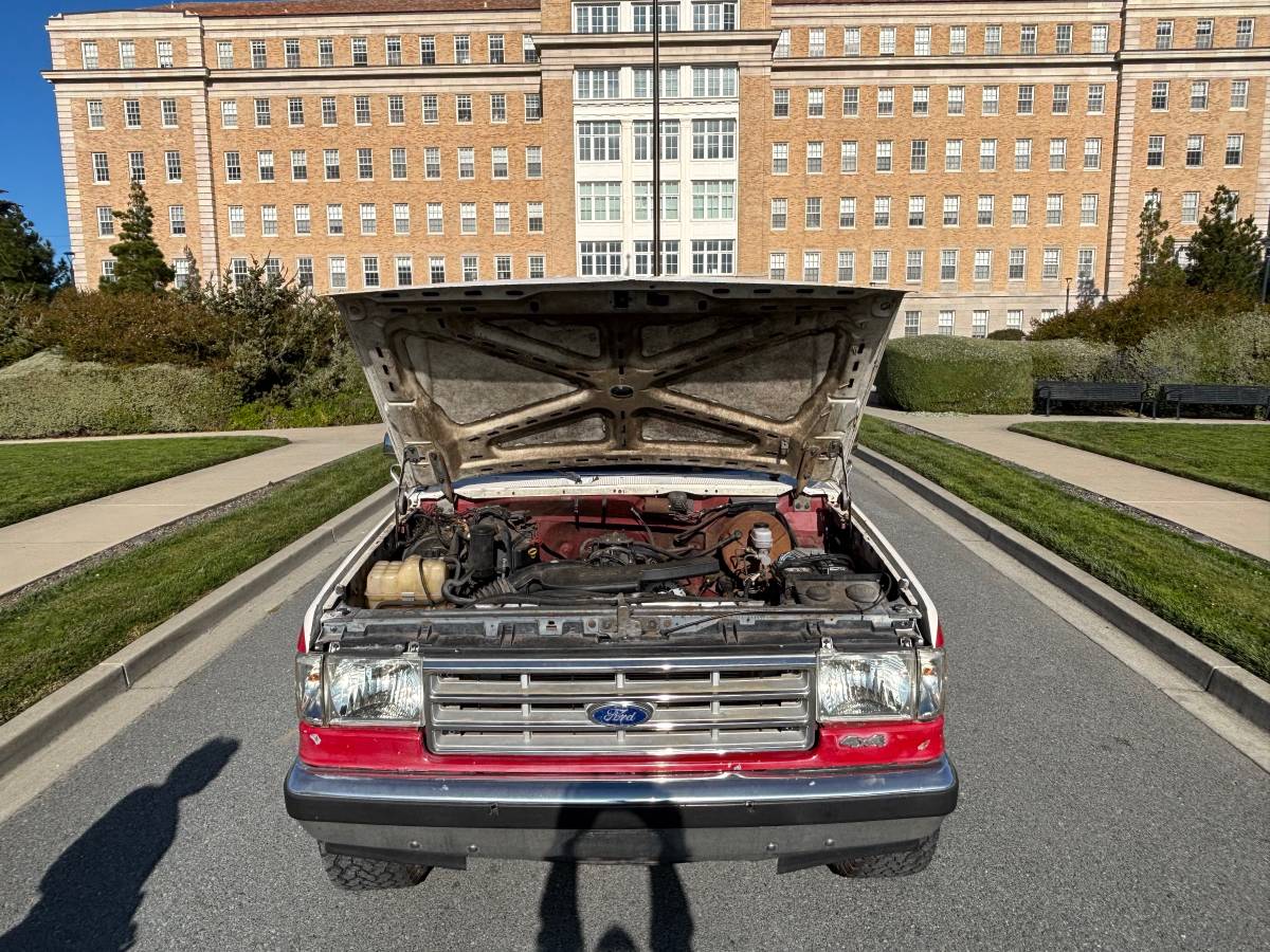 Ford-bronco-1988-red-18
