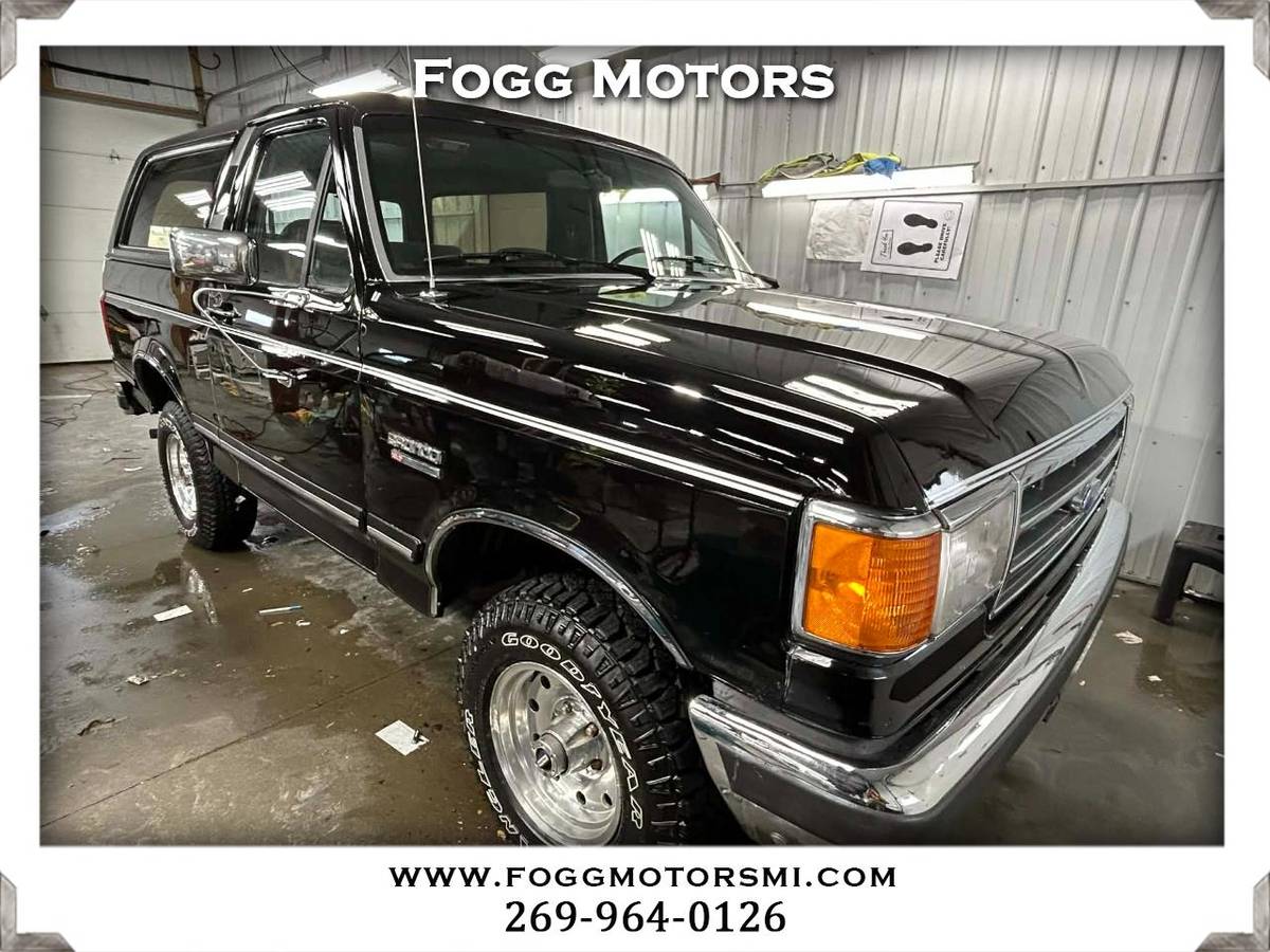 Ford-bronco-1989-black-12