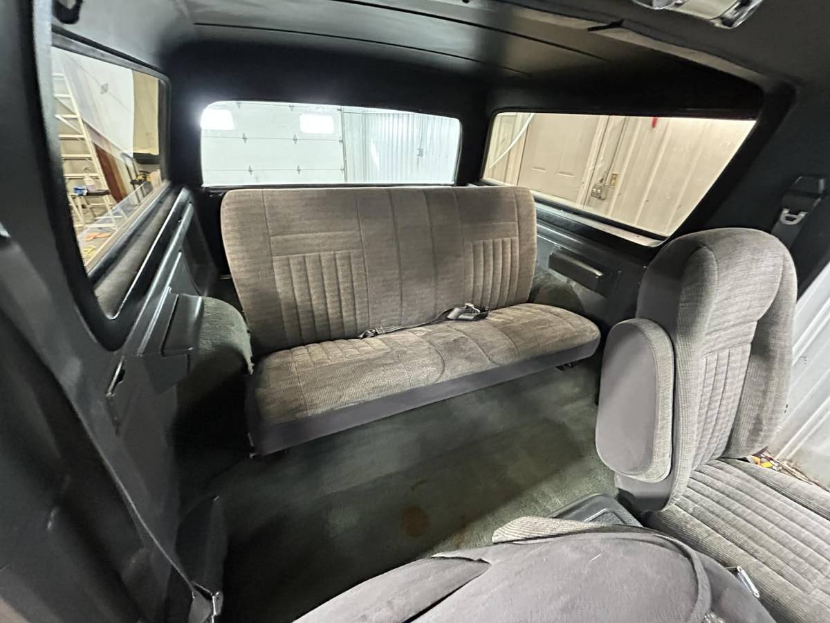 Ford-bronco-1989-black-25