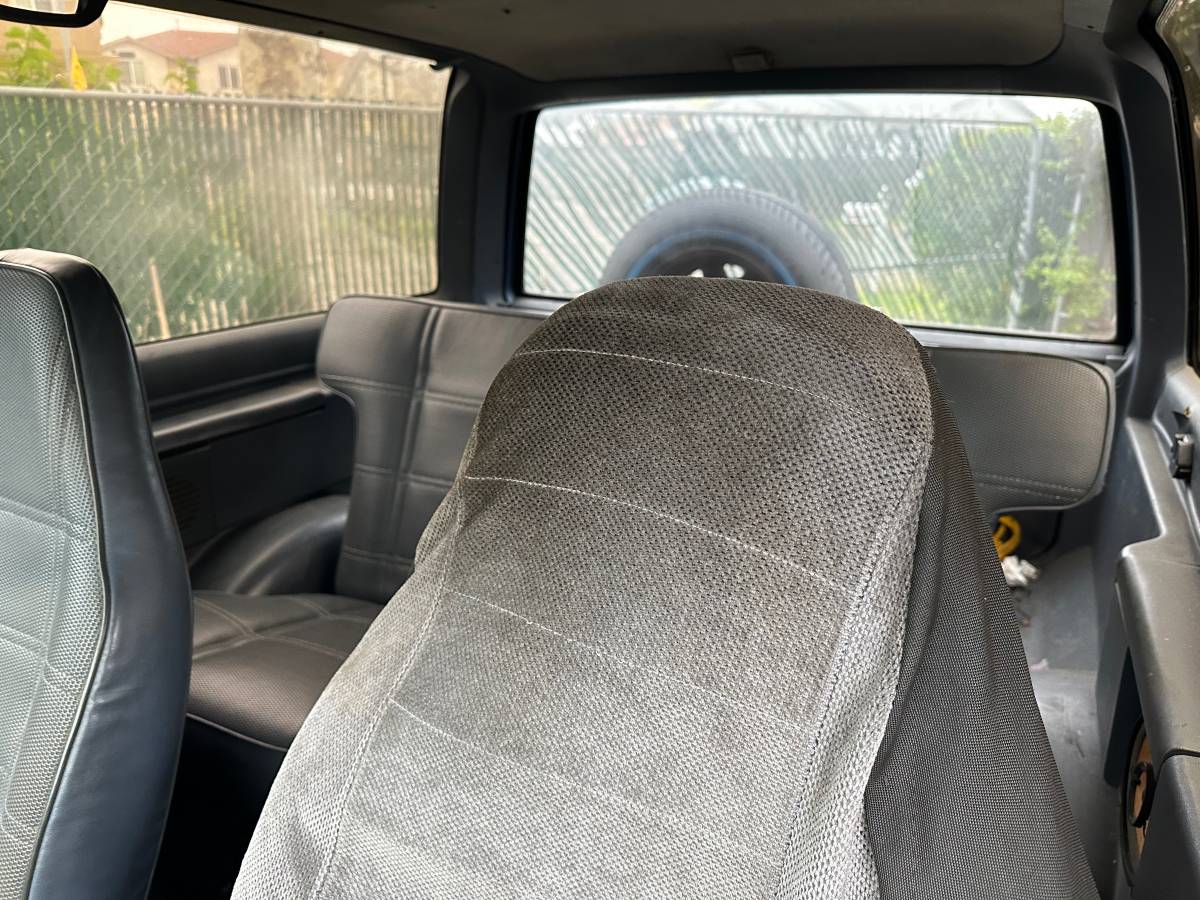 Ford-bronco-1989-blue-1