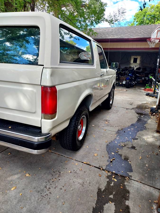 Ford-bronco-1990-white-1