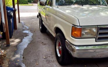 Ford-bronco-1990-white-2