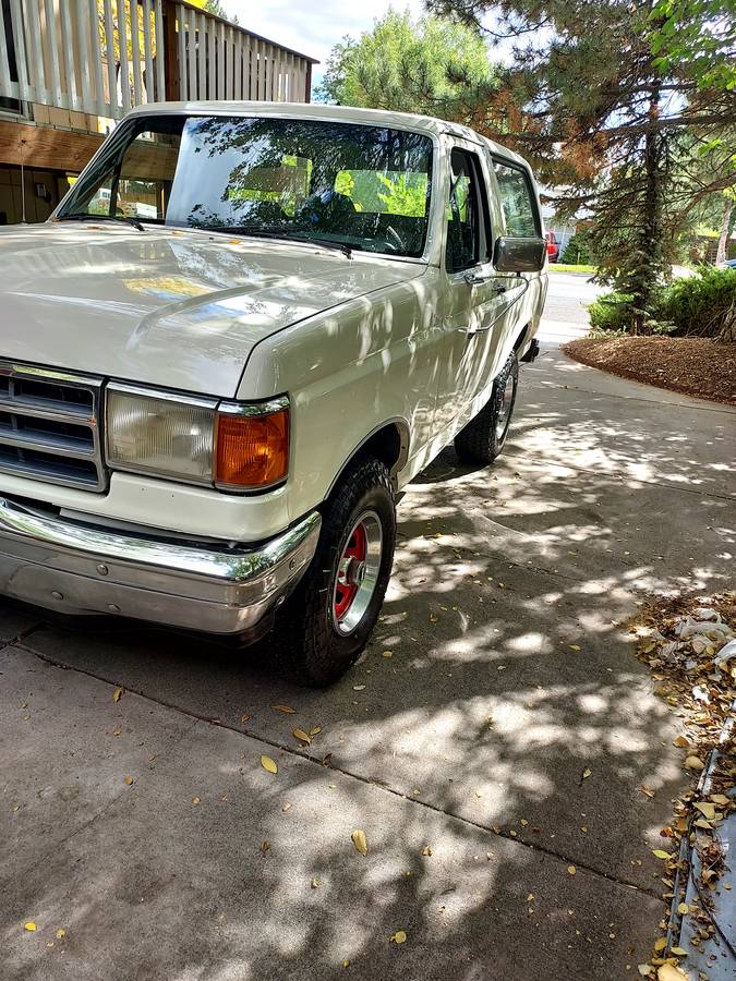 Ford-bronco-1990-white-3