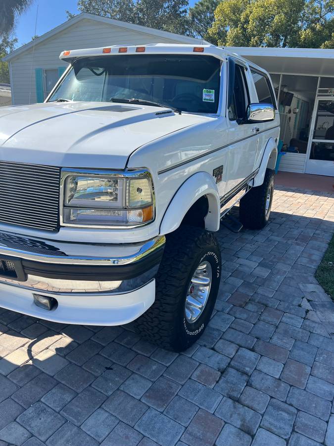 Ford-bronco-1992-white-12
