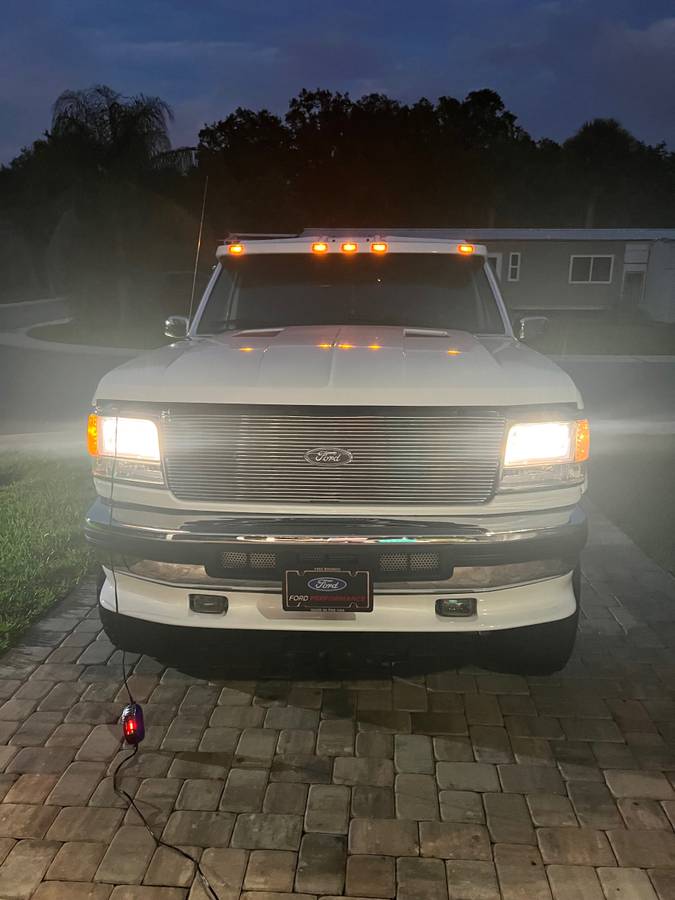 Ford-bronco-1992-white-13