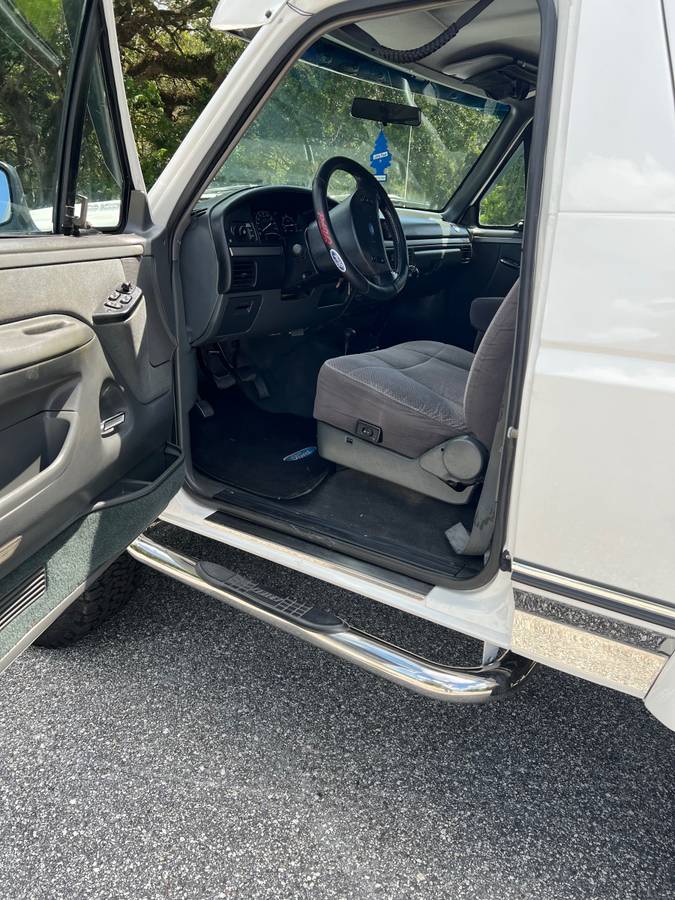 Ford-bronco-1992-white-16