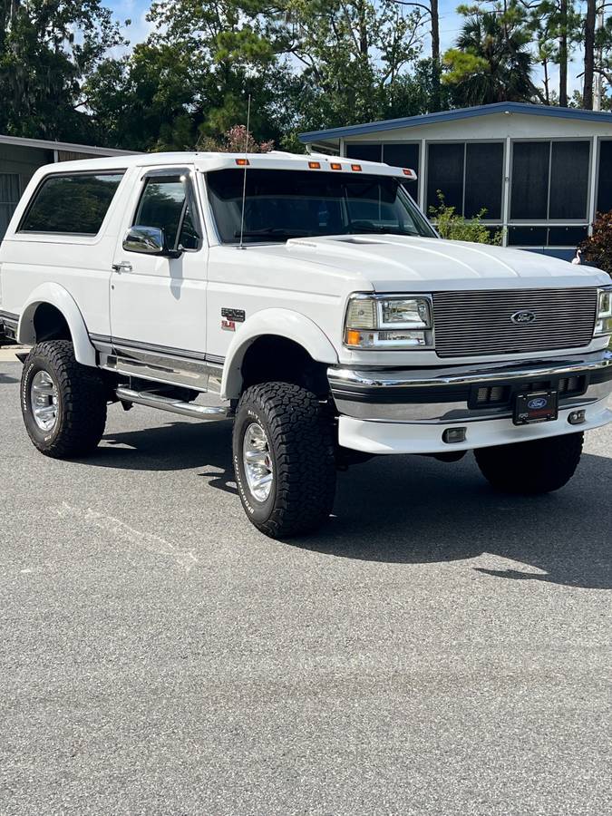 Ford-bronco-1992-white-18