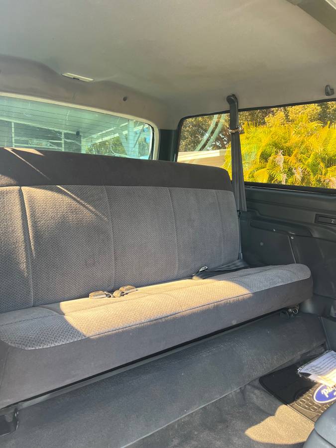 Ford-bronco-1992-white-19