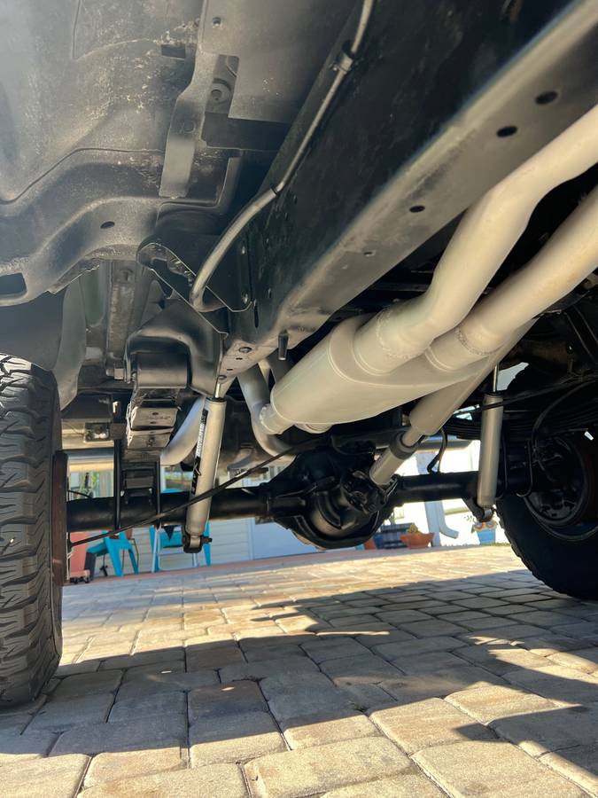 Ford-bronco-1992-white-6