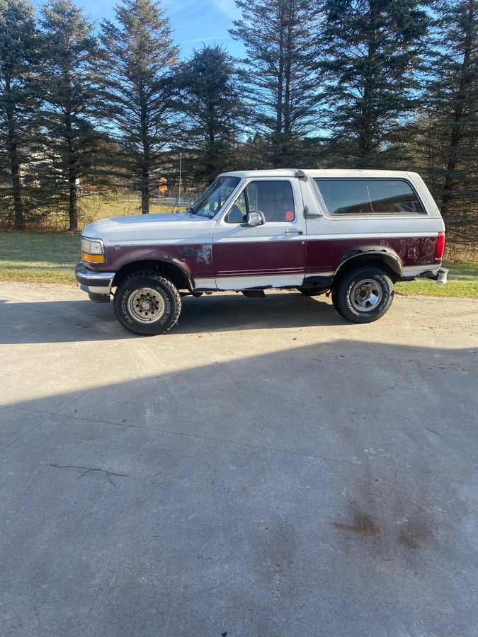 Ford-bronco-1993-white