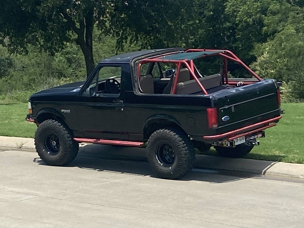 Ford-bronco-1995-black-2