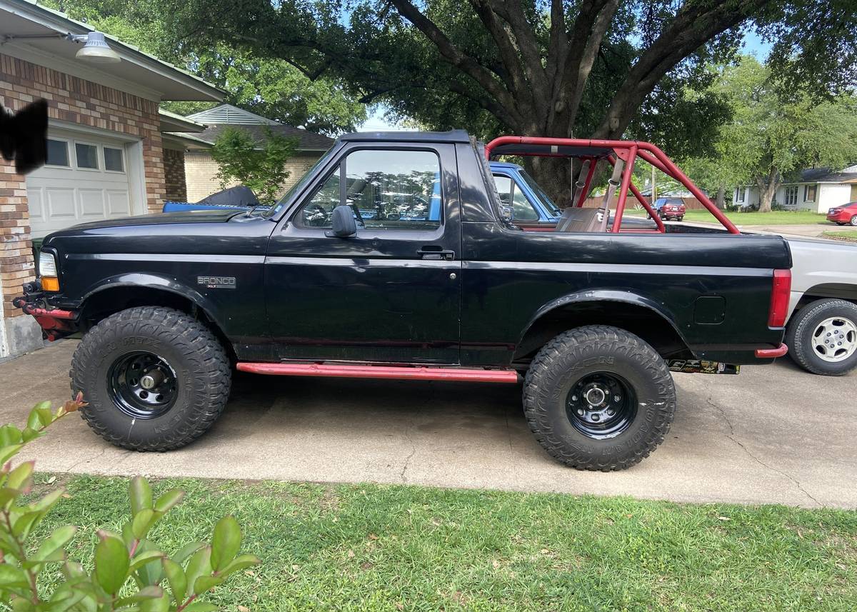 Ford-bronco-1995-black-21