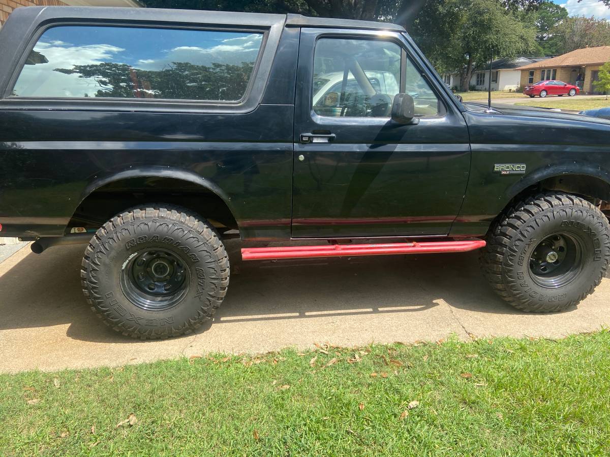 Ford-bronco-1995-black-4