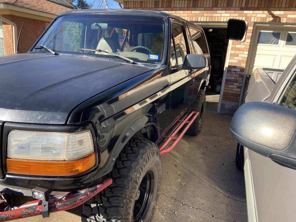Ford-bronco-1995-black-6
