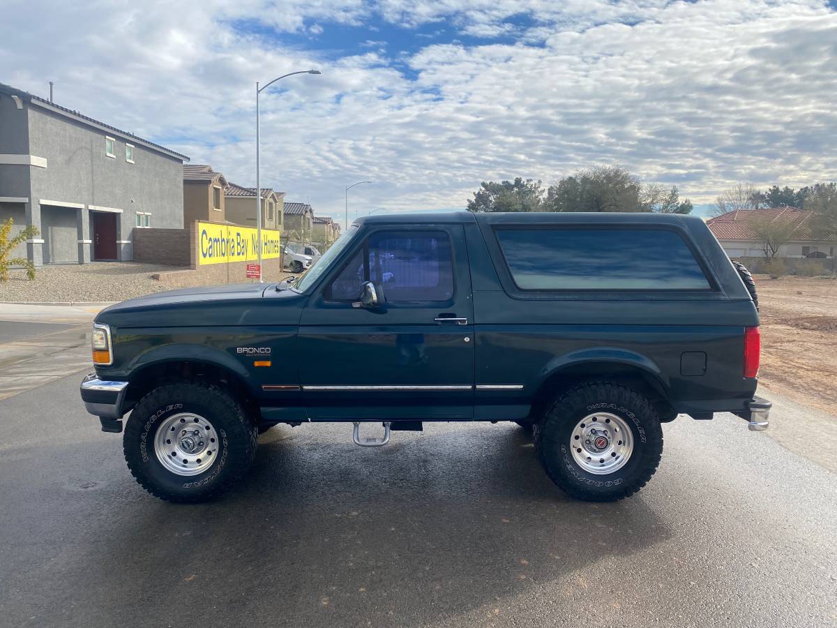 Ford-bronco-1995-green-1