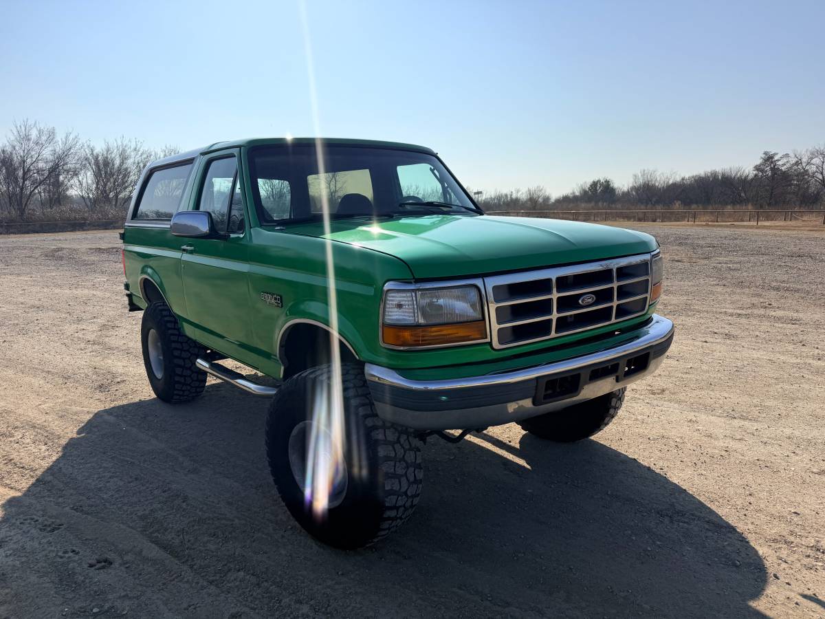 Ford-bronco-1995-green