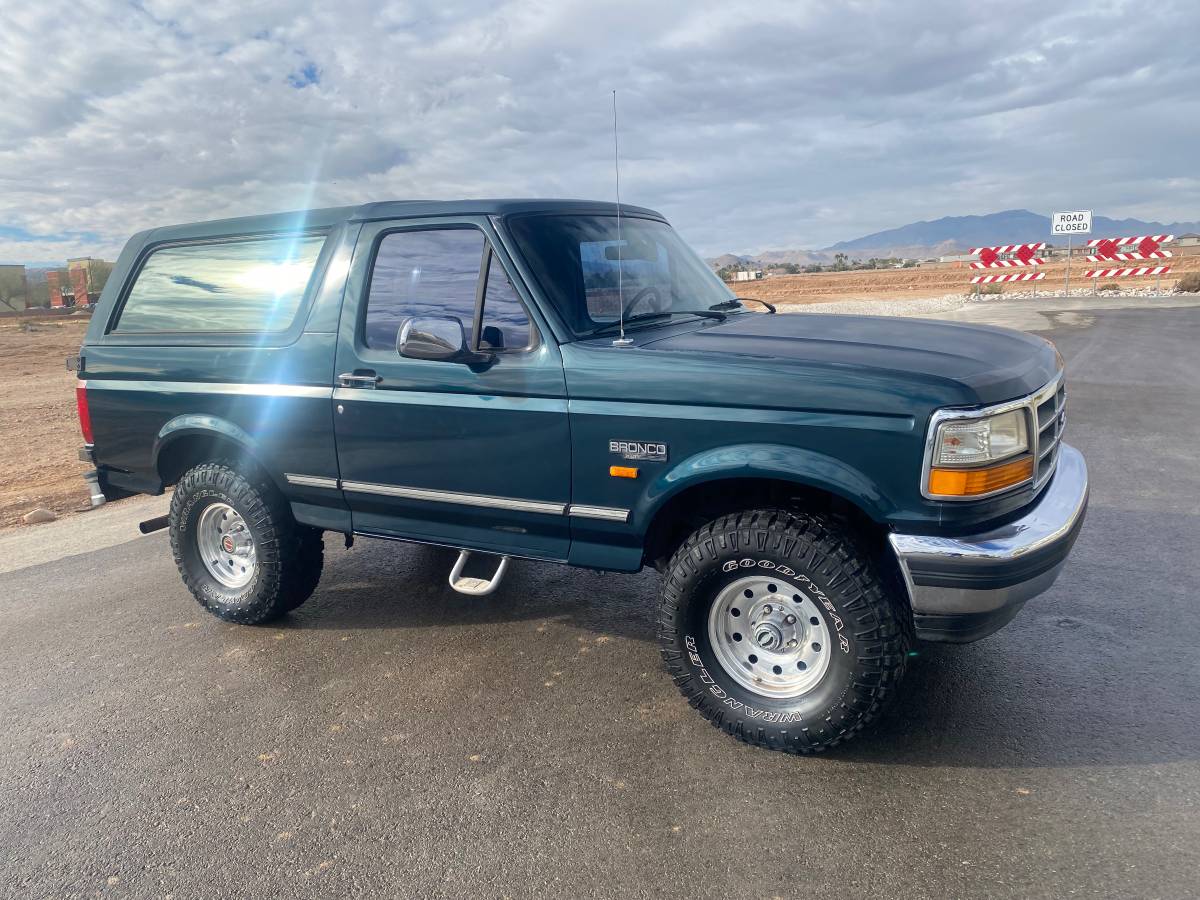 Ford-bronco-1995-green