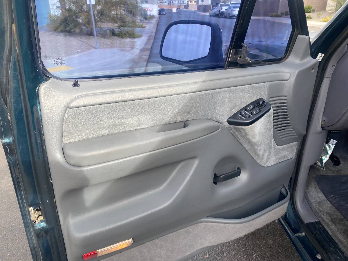 Ford-bronco-1995-green-4