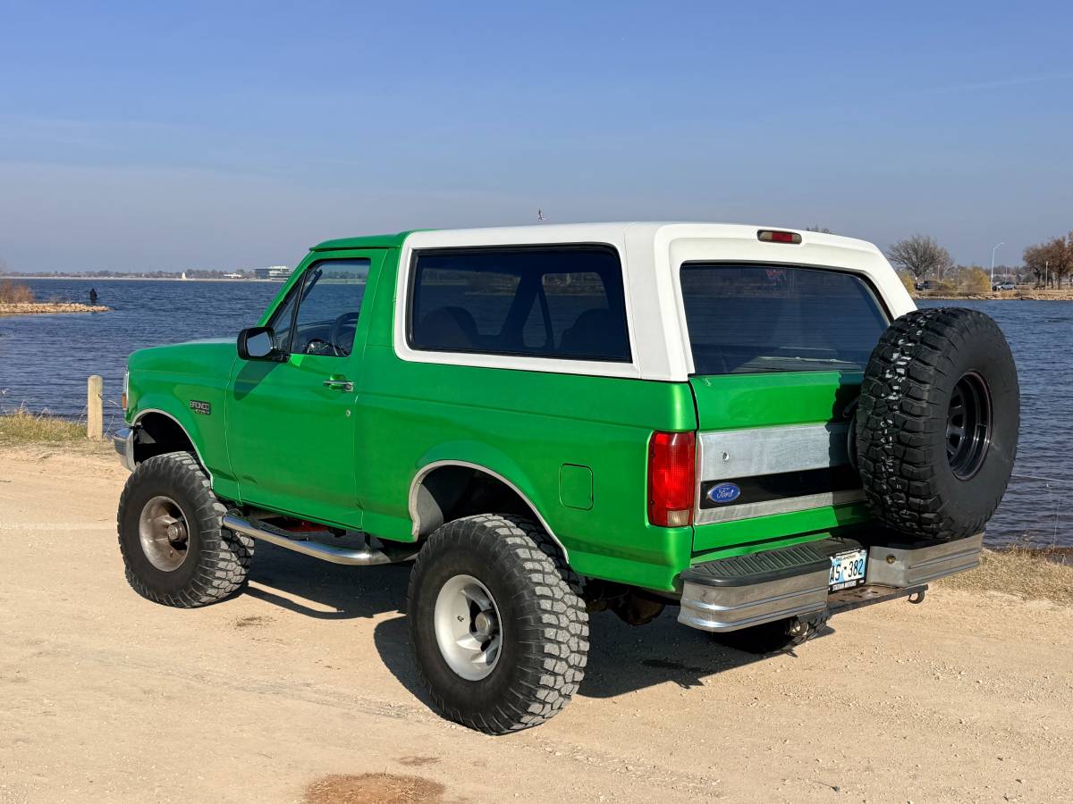 Ford-bronco-1995-green-8