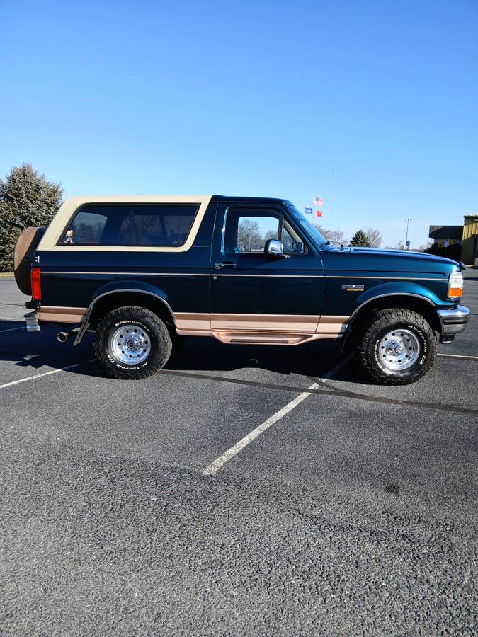 Ford-bronco-1995-green