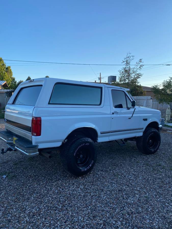 Ford-bronco-1995-white-1