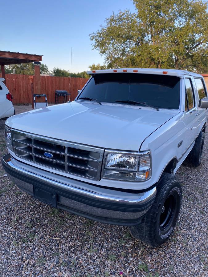 Ford-bronco-1995-white-2