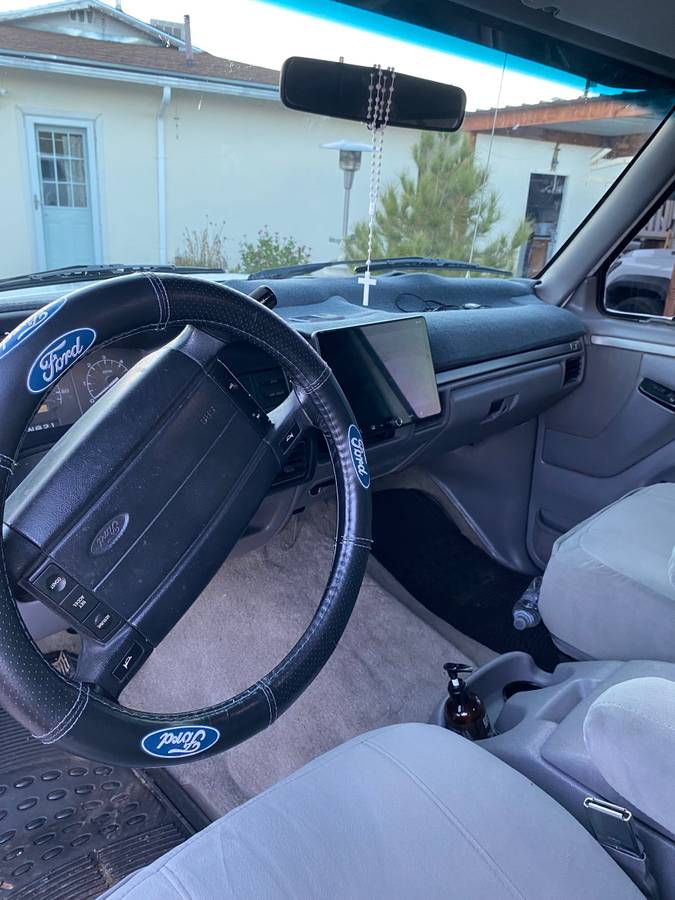 Ford-bronco-1995-white-3