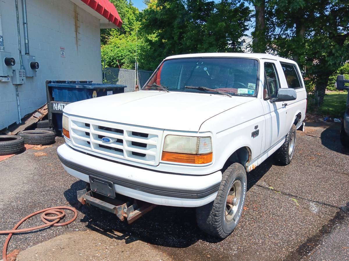 Ford-bronco-1995-white-3