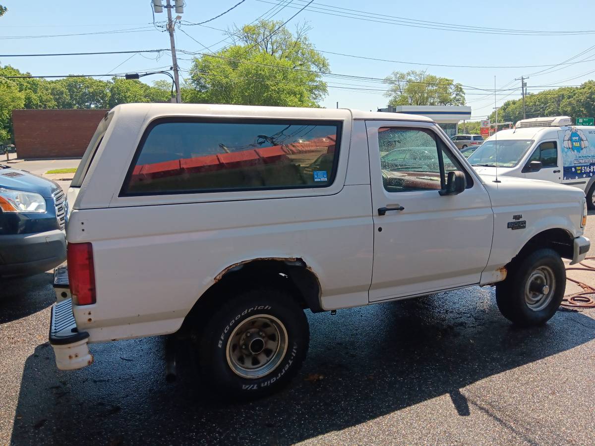 Ford-bronco-1995-white-4