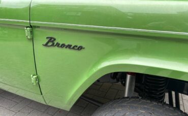 Ford-bronco-4x4-1969-green