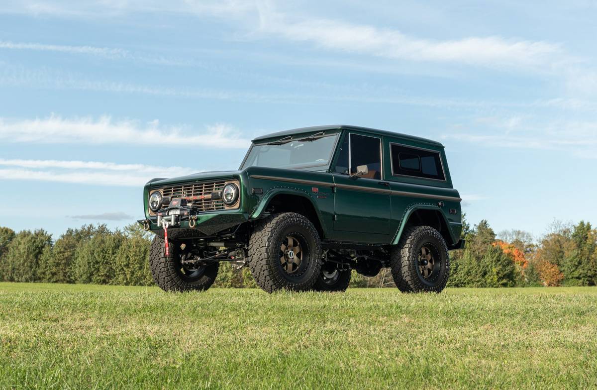 Ford-bronco-4x4-1973-green-5