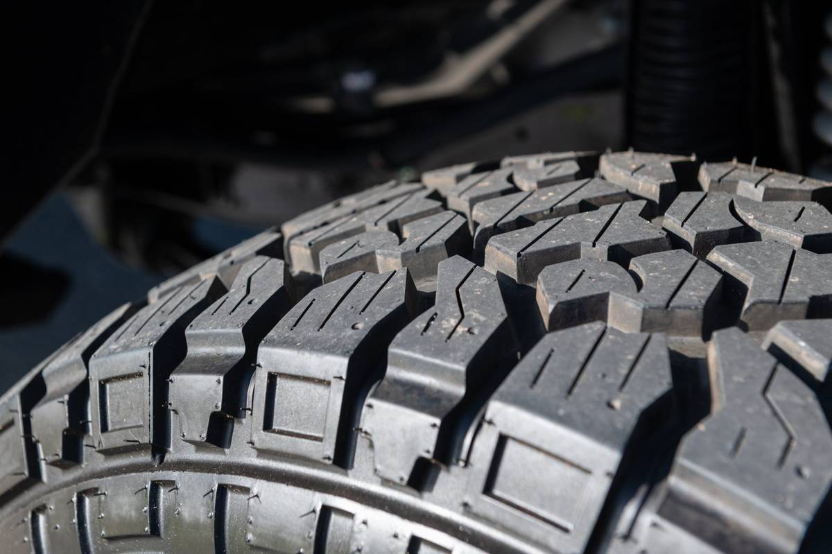 Ford-bronco-4x4-1973-green-8