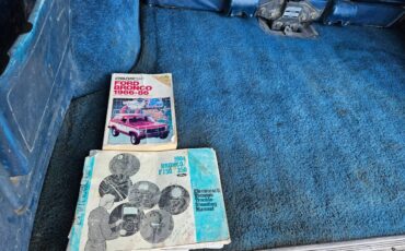 Ford-bronco-4x4-1984-blue-1