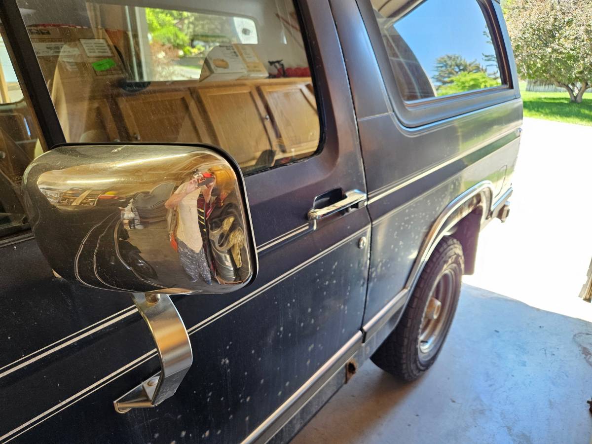 Ford-bronco-4x4-1984-blue-5