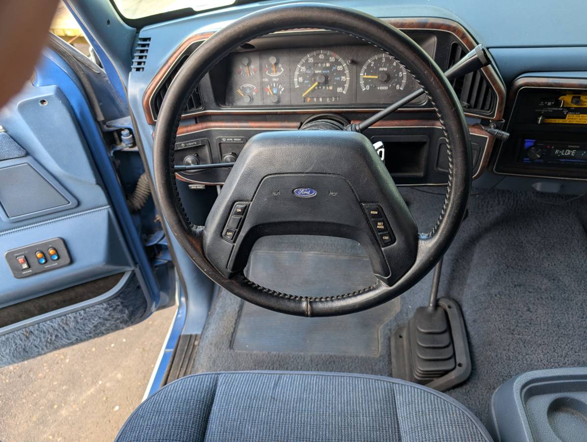 Ford-bronco-4x4-1988-blue-15