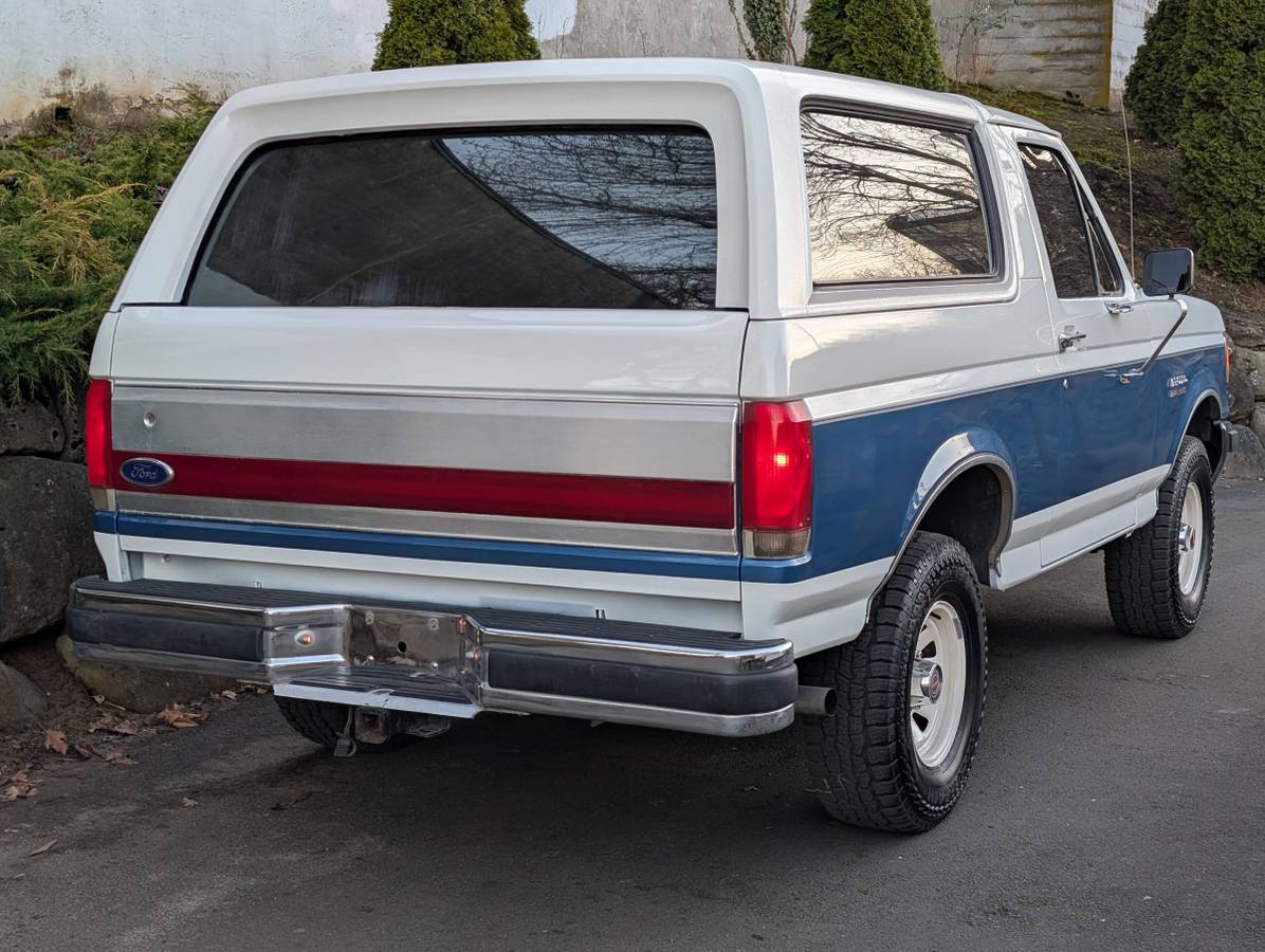 Ford-bronco-4x4-1988-blue-26