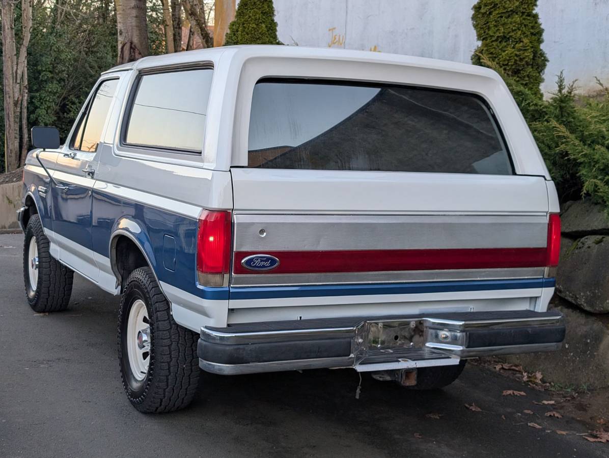 Ford-bronco-4x4-1988-blue-27