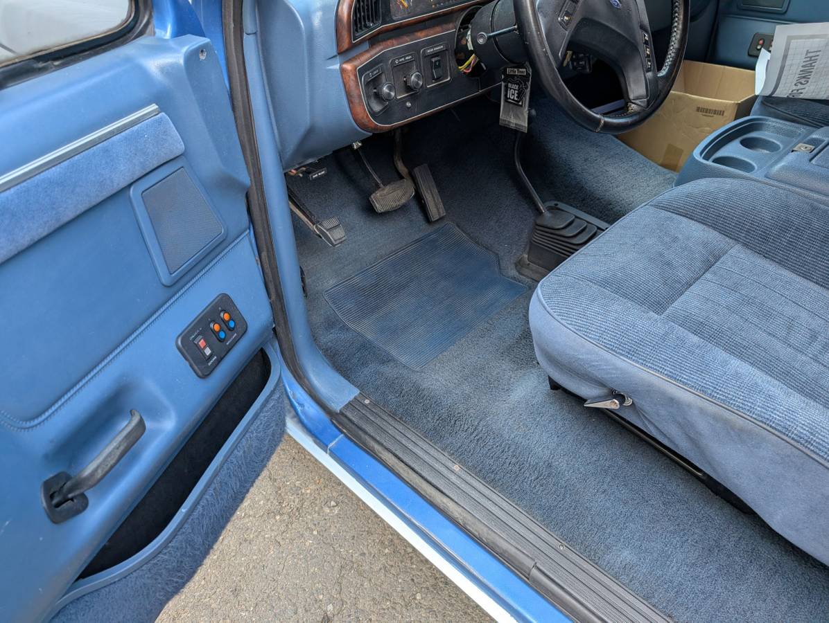 Ford-bronco-4x4-1988-blue-30