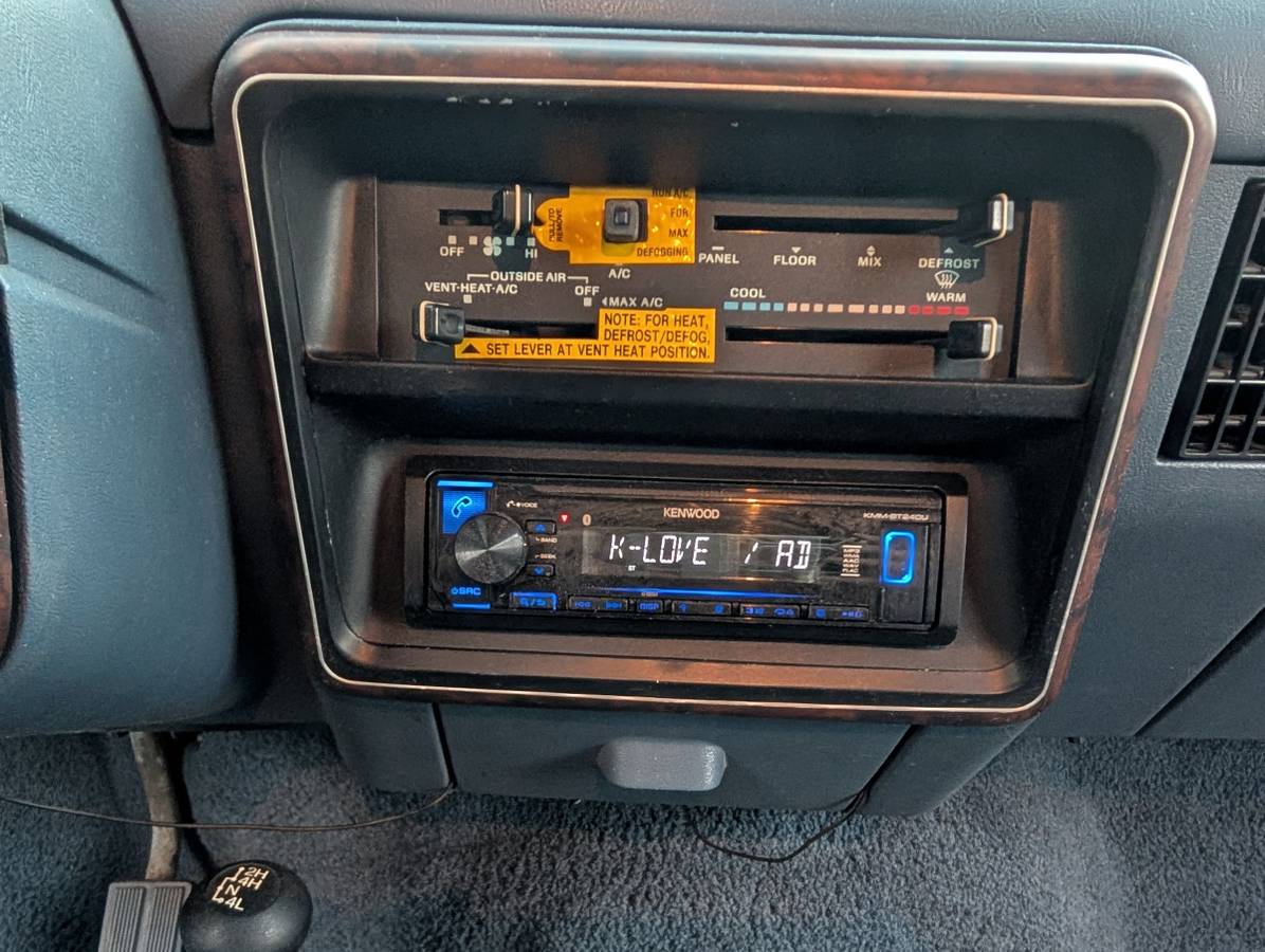 Ford-bronco-4x4-1988-blue-33