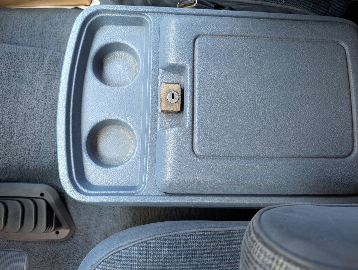 Ford-bronco-4x4-1988-blue-37