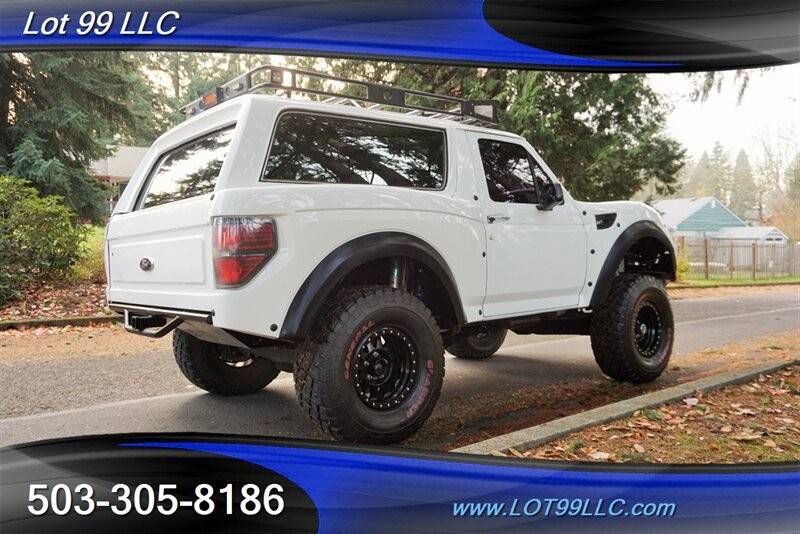 Ford-bronco-custom-build-troph-1991-white-9