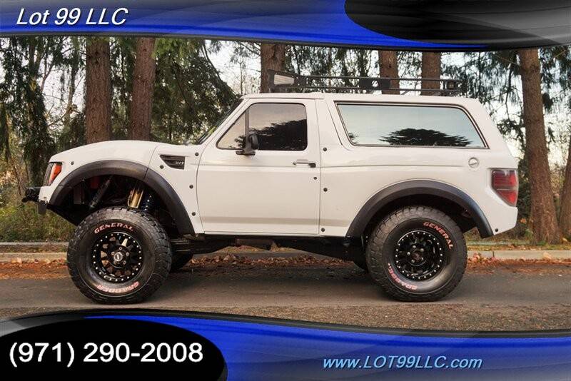Ford-bronco-custom-build-troph-1991-white