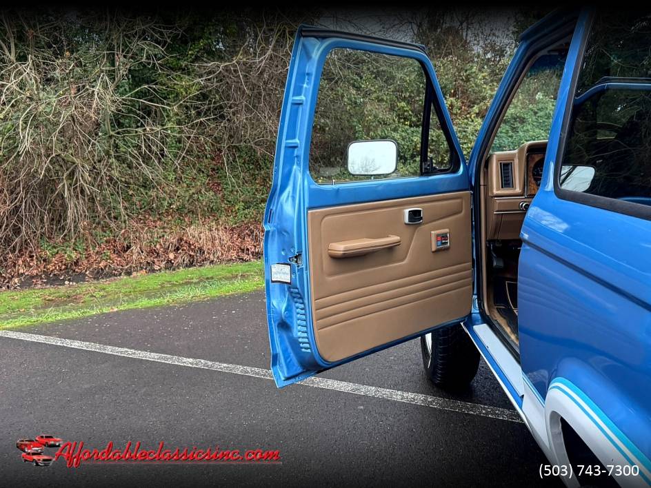 Ford-bronco-eddie-bauer-1986-16