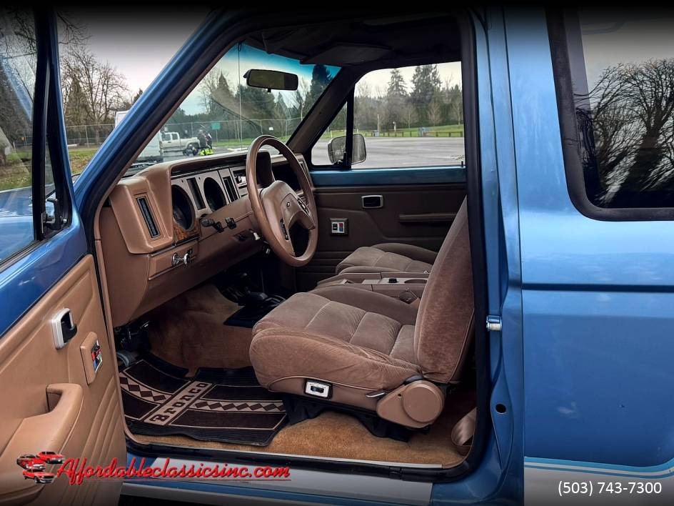 Ford-bronco-eddie-bauer-1986-17