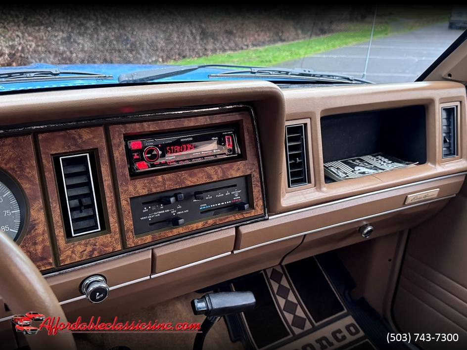 Ford-bronco-eddie-bauer-1986-19