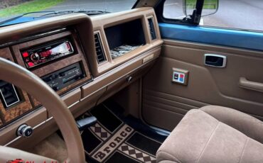 Ford-bronco-eddie-bauer-1986-20