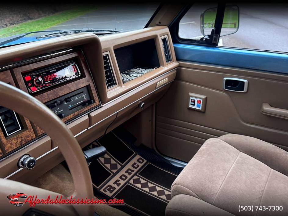 Ford-bronco-eddie-bauer-1986-20